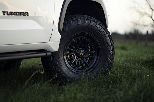Фото дисков Black Rhino TALEO Черный сатин на Toyota Tundra III