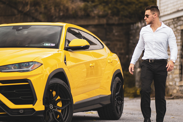 Фото дисков Brixton Forged PF9 Черный сатин на Lamborghini Urus