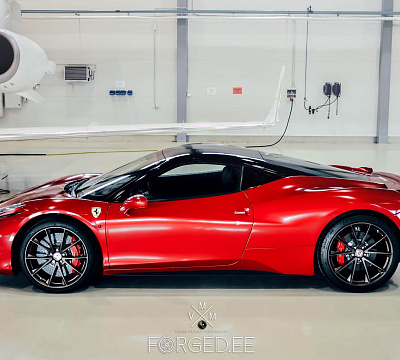 Фото дисков HRE P204 на Ferrari 458