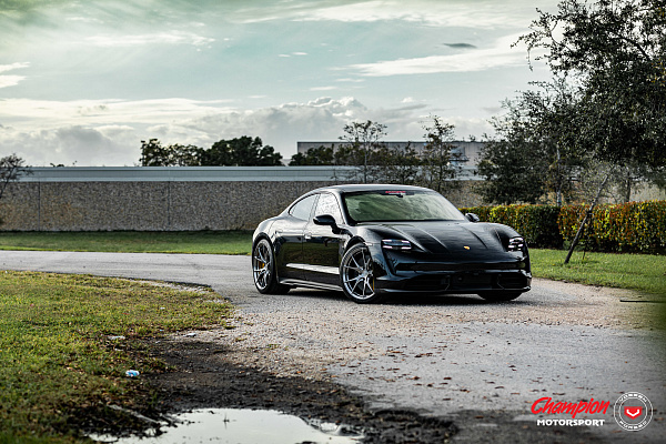 Фото дисков Vossen RS74 Глянцевый тонированный лак на Porsche Taycan I