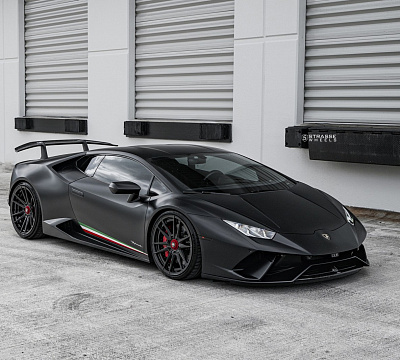 Фото дисков Strasse Wheels SV12 Deep Concave Duoblock на Lamborghini Huracan