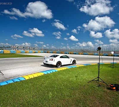 Фото дисков Strasse Wheels S5 Performance на Nissan GT-R