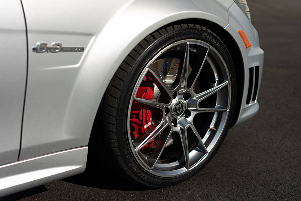 Фото дисков HRE FF04 Серебро на Mercedes-Benz C-Class (W204)