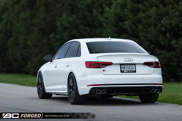 Фото дисков BC Forged RS40 Глянцевый темный лак на Audi A/S/RS 4 (B9)