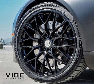 Фото дисков HRE P200 на Aston Martin Rapide 2