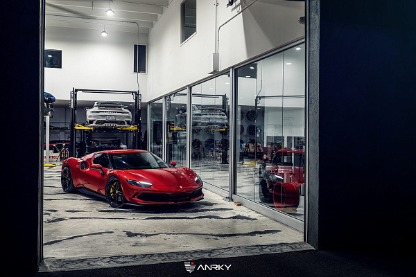 Фото дисков Anrky AN17 Черный глянец на Ferrari 296
