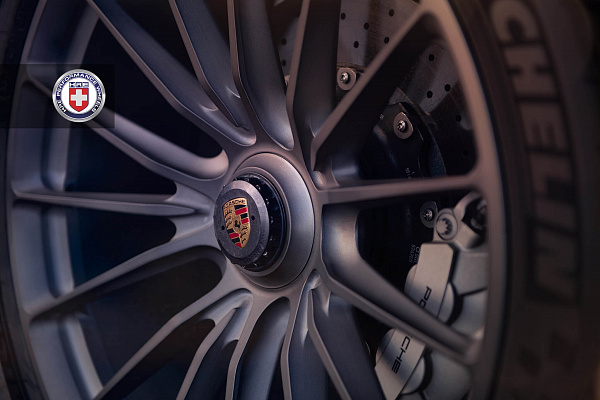 Фото дисков HRE P103 Сатиновый темный лак на Porsche 918 Spyder