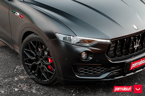 Фото дисков Vossen HF-2 Черный глянец на Maserati Levante
