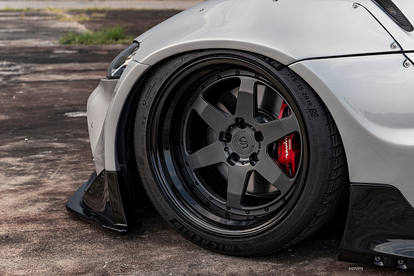 Фото дисков Strasse Wheels S6 Competition Черный сатин на Toyota Supra A90