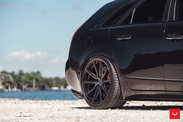 Фото дисков Vossen HF-3 Глянцевый темный лак на Cadillac CTS II