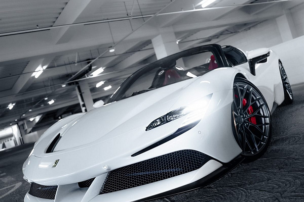 Фото дисков Anrky AN10 Глянцевый темный лак на Ferrari SF90
