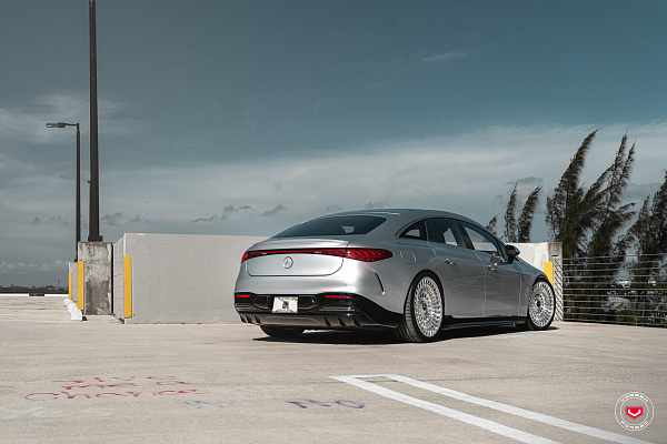 Фото дисков Vossen LC3-13T Глянцевый лак на Mercedes-Benz EQS