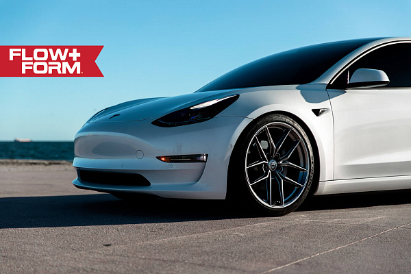 Фото дисков HRE FF21 Глянцевый темный лак на Tesla Model 3