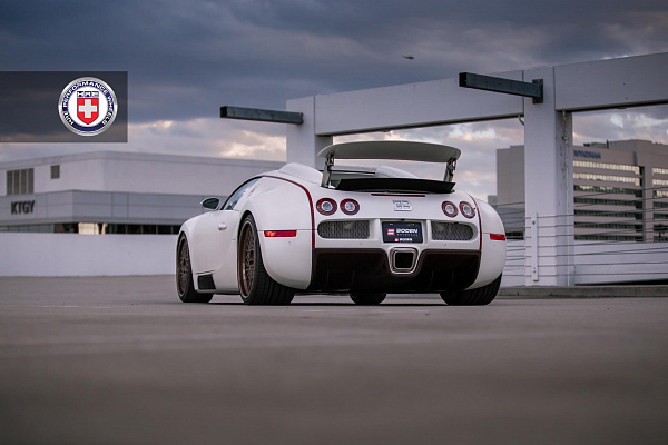 Фото дисков HRE 501 Сатиновая бронза на Bugatti Veyron