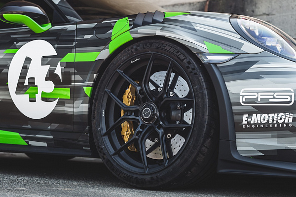 Фото дисков Brixton Forged CM5-R Черный матовый на Porsche 911 VII