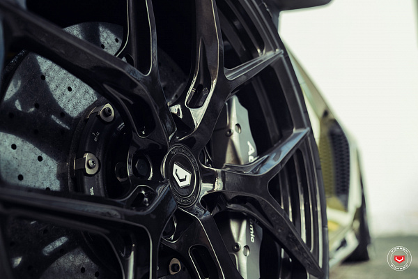 Фото дисков Vossen S21-01 Глянцевый темный лак на Audi R8 (4S)
