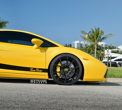 Фото дисков Strasse Wheels SM5R Deep Concave Monoblock на Lamborghini Gallardo
