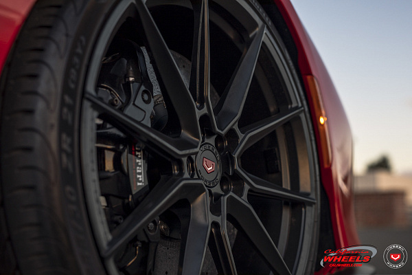 Фото дисков Vossen EVO-2 Черный глянец на Ferrari F8
