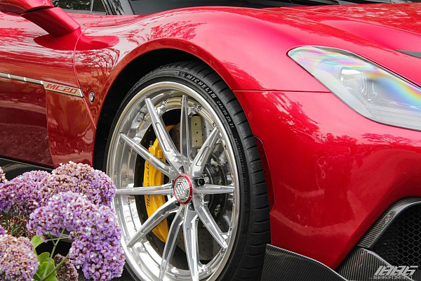 Фото дисков 1886 Wheels G010 Полированный лак на Maserati MC20