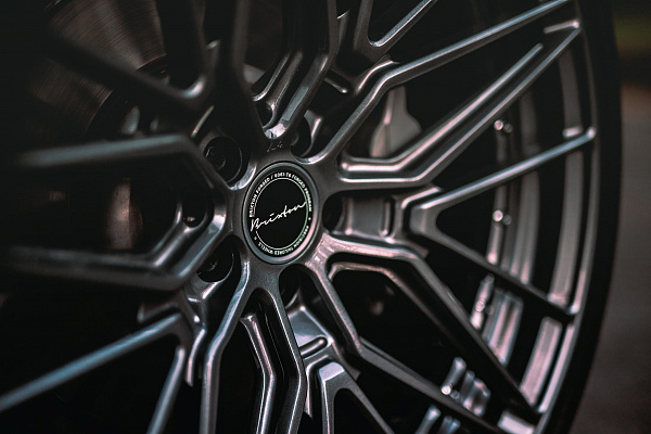 Фото дисков Brixton Forged VL4 Глянцевый графит на BMW X5/X5 M (G05/G18/F95)