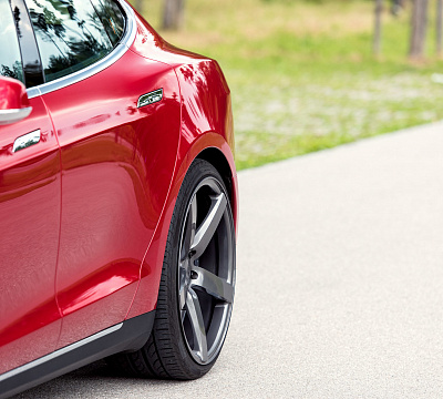 Фото дисков Vossen CV3 на Tesla Model S