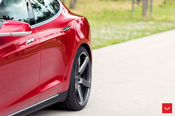 Фото дисков Vossen CV3 Глянцевый графит на Tesla Model S