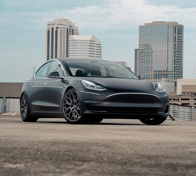 Фото дисков Vossen HF-2 на Tesla Model 3
