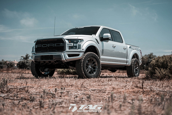 Фото дисков HRE P161 Глянцевый темный лак на Ford F-150 XIII