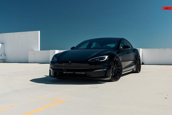 Фото дисков Anrky AN28 Черный глянец на Tesla Model S