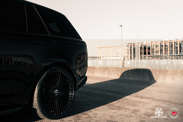 Фото дисков Vossen S17-16 Черный глянец на Range Rover V