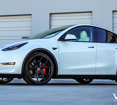 Фото дисков Vossen HF-5 на Tesla Model Y
