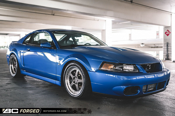 Фото дисков BC Forged LE05 // MLE05 Глянцевый графит на Ford Mustang IV