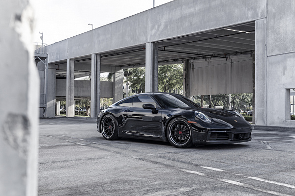 Фото дисков Strasse Wheels SV5 Deep Concave FS Черный сатин на Porsche 911 VIII