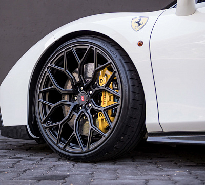 Фото дисков Vossen S17-01 на Ferrari 488