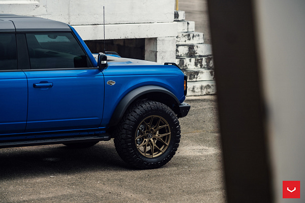 Фото дисков Vossen HF6-4 Сатиновое темное золото на Ford Bronco
