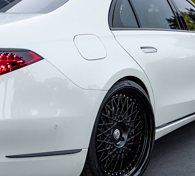 Фото дисков HRE 501 на Mercedes-Benz S-Class (W223)
