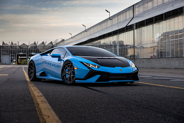 Фото дисков Brixton Forged PF7 Матовый графит на Lamborghini Huracan
