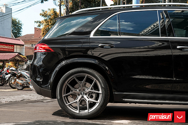 Фото дисков Vossen HF-5 Сатиновый графит на Mercedes-Benz GLE II
