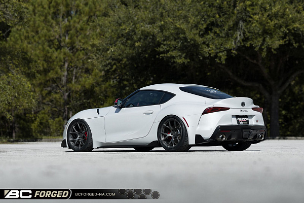 Фото дисков BC Forged RZ05 Глянцевый графит на Toyota Supra A90