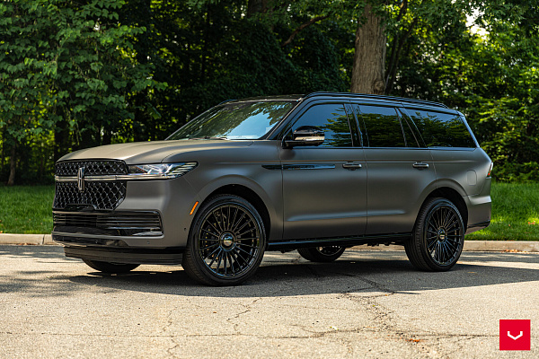 Фото дисков Vossen HF-8 Черный глянец на Lincoln Navigator V