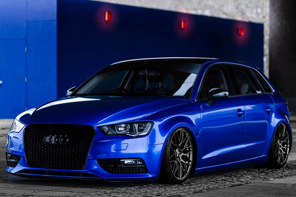 Фото дисков Bola B17 Глянцевый графит на Audi A/S/RS 3 (8V)