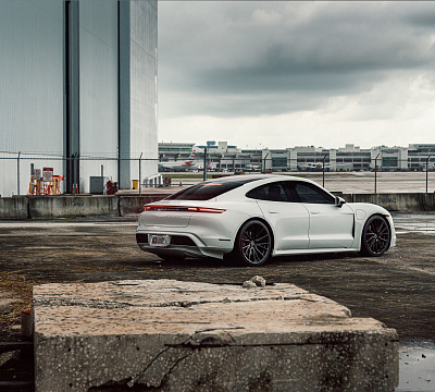 Фото дисков Vossen HF-4T на Porsche Taycan I