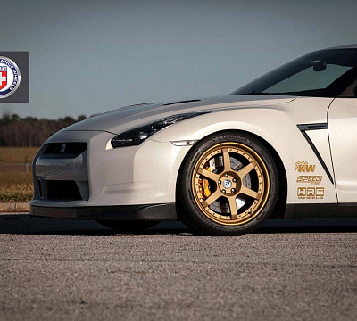 Фото дисков HRE C106 на Nissan GT-R