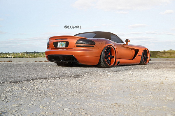 Фото дисков Strasse Wheels S5 Deep Concave Другой цвет на Dodge Viper