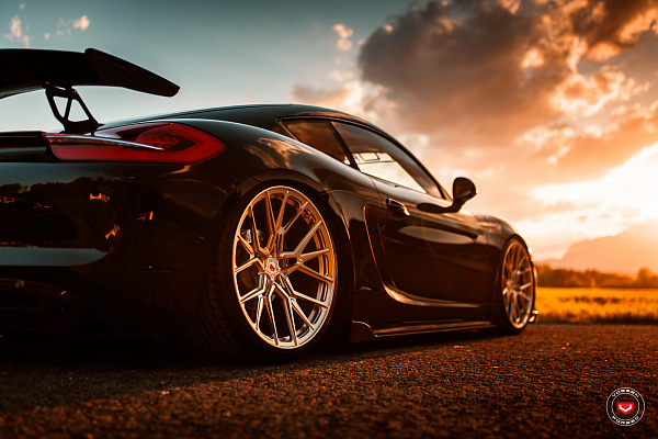 Фото дисков Vossen M-X3 Глянцевая медь на Porsche Cayman II