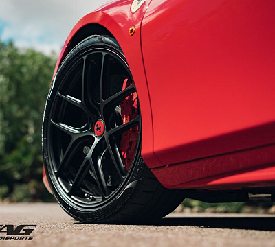 Фото дисков HRE R101 Lightweight на Ferrari 488