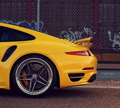 Фото дисков HRE S107 на Porsche 911 VII