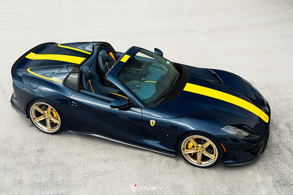 Фото дисков Anrky AN35 Глянцевое золото на Ferrari 812