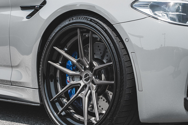 Фото дисков Brixton Forged VL1 Сатиновый темный лак на BMW 5/M5 (G30/F90)
