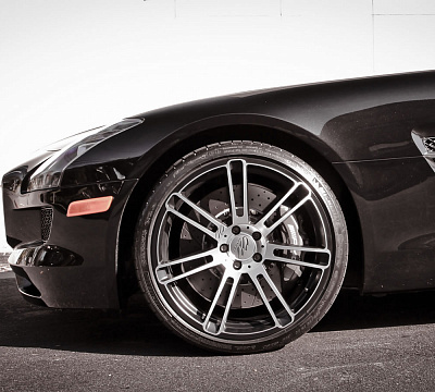 Фото дисков CEC C883 на Mercedes-Benz SLS AMG